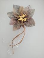 Bloem broche, Ophalen of Verzenden, Zo goed als nieuw, 4 tot 7 cm, Overige materialen