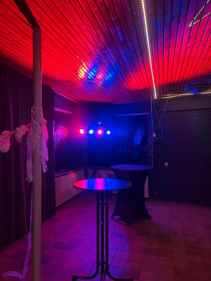 Feest lichtset huren? (Vanaf €25,- voor 3 dagen), Muziek en Instrumenten, Licht en Laser, Zo goed als nieuw, Rookmachine, Ophalen of Verzenden