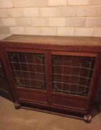 Antieke handgesneden eiken vitrinekast met groen loodglas, Ophalen