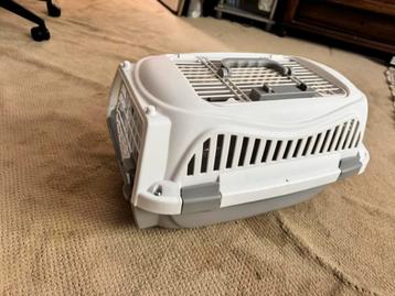Nette en Compacte Dierenreismand / Transportbox beschikbaar voor biedingen