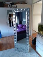 Moderne spiegel met zilverkleurige rand, Huis en Inrichting, Woonaccessoires | Spiegels, Ophalen, Gebruikt, 150 tot 200 cm, Rechthoekig