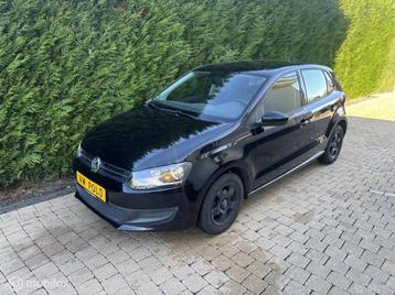 Volkswagen Polo 1.4-16V Highline MET NIEUWE EN NAVIGATIE beschikbaar voor biedingen