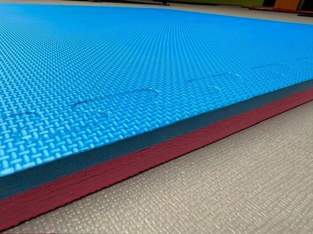 TATAMI PREMIUM 100x100 26mm EVA FOAM ROOD-BLAUW puzzelmat, Sport en Fitness, Boksen, Nieuw, Overige, Ophalen of Verzenden