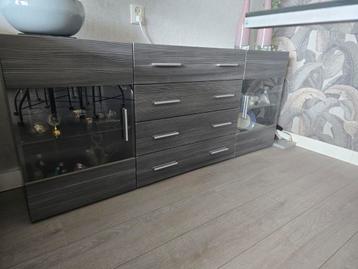 Dressoir / Ladekast Afmetingen: 166  35  71 cm beschikbaar voor biedingen