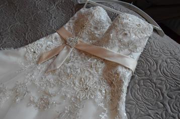 Bruidsjurk beschikbaar voor biedingen