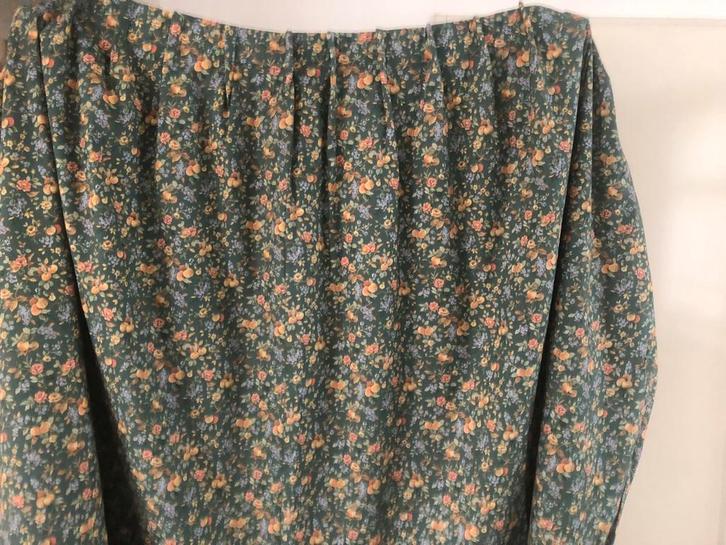 Goedkoopste 2 stuk Vintage Gordijn met Bloemenprint, Huis en Inrichting, Stoffering | Gordijnen en Lamellen, Gebruikt, 150 tot 200 cm