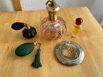 3 glazen Vintage Parfumflesjes 1 miniatuur & Poederdoos zgan, Ophalen of Verzenden, Zo goed als nieuw, Parfumfles, Gevuld