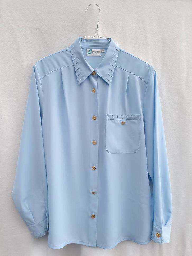 Vintage blouse, maat 40/L - lichtblauw - goudkleurige knopen, Kleding | Dames, Blouses en Tunieken, Gedragen, Maat 38/40 (M), Blauw