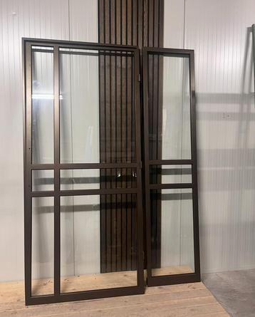 NIEUW Enkele stalen scharnierdeur met zijlicht 1497x2152mm beschikbaar voor biedingen