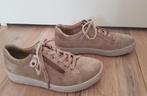 Damesschoenen. Hartjes. Dichte schoen maat 37, Schoenen met lage hakken, Beige, Ophalen of Verzenden, Zo goed als nieuw