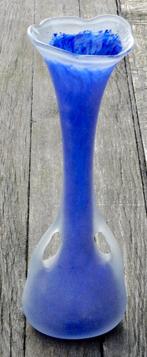 glaskunst vaas blauw binnenzijde gematteerd buitenkant gaaf, Ophalen of Verzenden