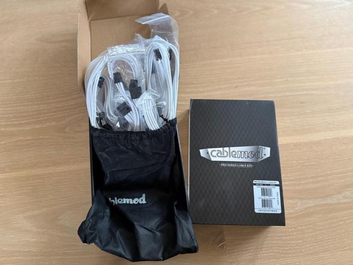 Cable mod CableMod C-Series Kit AXI,HXI white, Computers en Software, Pc- en Netwerkkabels, Zo goed als nieuw, Ophalen of Verzenden