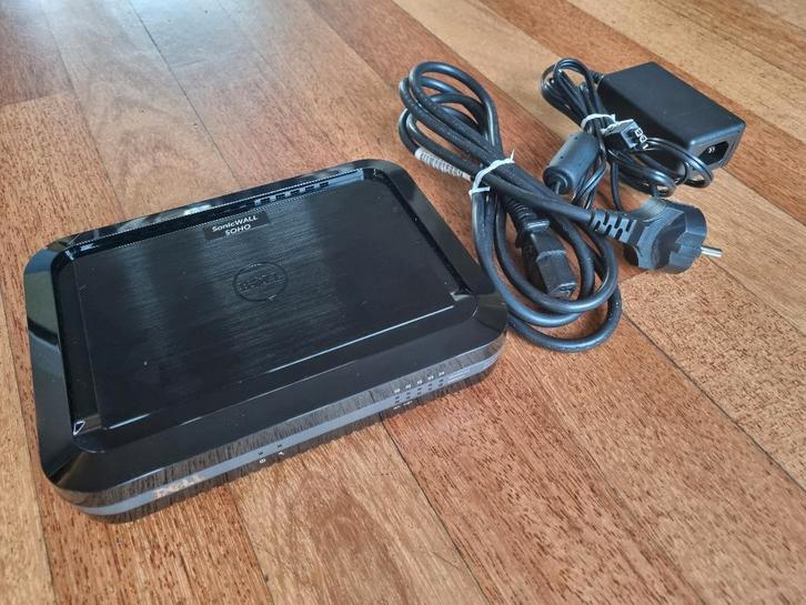 SonicWALL Dell SOHO Security Appliance firewall, Computers en Software, Routers en Modems, Zo goed als nieuw, Router, Ophalen