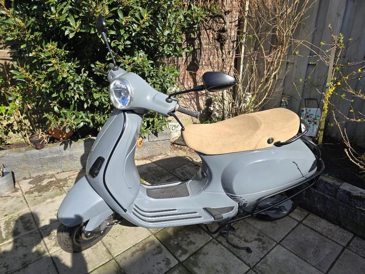 Te koop vespa lx 2 takt, Fietsen en Brommers, Scooters | Vespa, Gebruikt, Vespa LX, Maximaal 25 km/u, Benzine, Ophalen