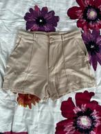 Beige dames short – elegant en comfortabel – maat S/M, Ophalen, Zo goed als nieuw, Beige