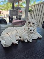 Prachtig gemerkt RONZAN beeld poes met kitten, Verzamelen, Ophalen of Verzenden, Zo goed als nieuw, Dier