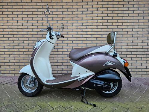 Sym Mio 50 4 Takt  snorscooter (25KM) met slechts 2761KM!, Fietsen en Brommers, Snorfietsen en Snorscooters, Zo goed als nieuw