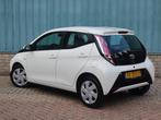 Toyota Aygo 5-deurs x-nav 1.0 VVT-i 72pk | LAGE KM-STAND! |, Stof, Gebruikt, Euro 6, 4 stoelen