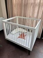 Kidsmill Sixties box wit mat / walnoot, Kinderen en Baby's, Boxen, Ophalen, Zo goed als nieuw, Rechthoekig, In hoogte verstelbaar