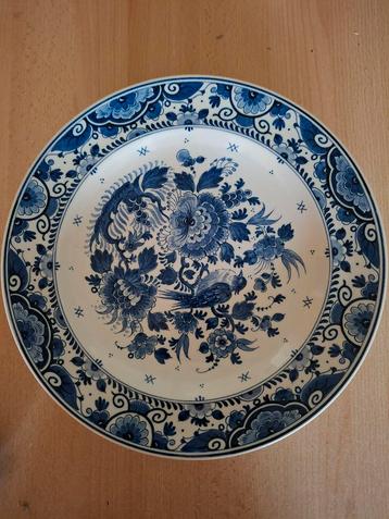 Delfts blauw wandbord met bloemetjesmotief beschikbaar voor biedingen