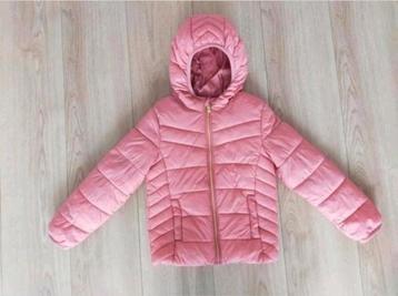 Heerlijk licht roze tussenjasje van C&A! Maat 122

 beschikbaar voor biedingen