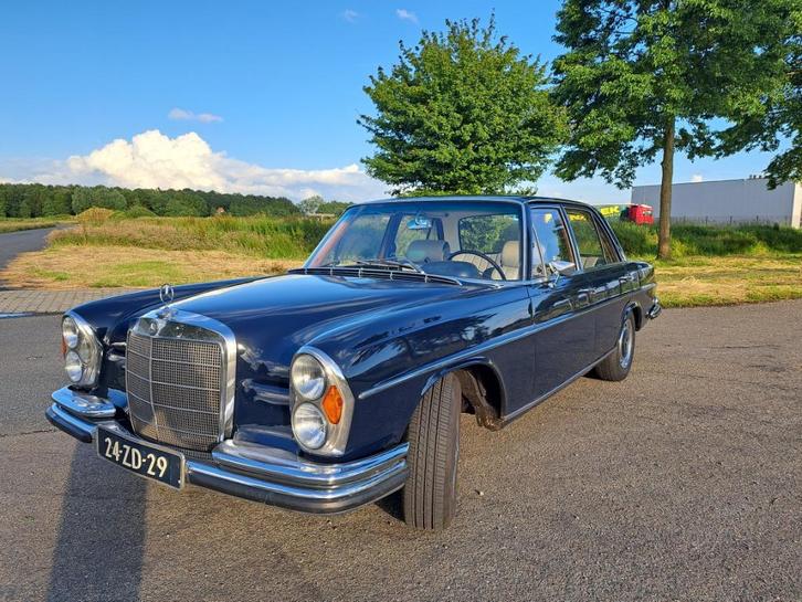 Mercedes-Benz 250 S 1968 Blauw LPG, Auto's, Mercedes-Benz, Bedrijf, E-Klasse, LPG, Sedan, Automaat, Geïmporteerd, Blauw, Blauw