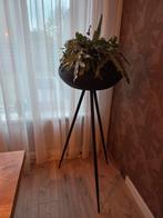Bloempot op hoge poten, Huis en Inrichting, Woonaccessoires | Zuilen en Pilaren, Ophalen of Verzenden, Zo goed als nieuw