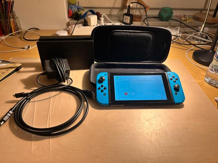 ZO GOED ALS NIEUW!!! Nintendo switch + toebehoren, Spelcomputers en Games, Spelcomputers | Nintendo Switch, Zo goed als nieuw
