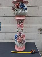 Zuil met bij passende bloempot, Ophalen