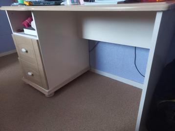Zeer mooie complete 1 pers tienerslaapkamer gratis burostoel beschikbaar voor biedingen