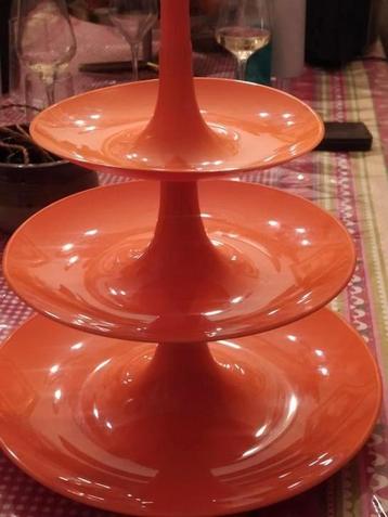 Vintage /retro orange etagere beschikbaar voor biedingen