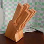 messen in houten standaard, Ophalen, Hout