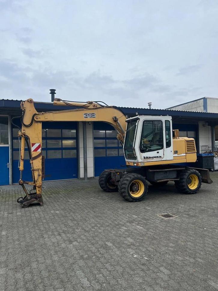 Liebherr A312 (bj 1994), Zakelijke goederen, Machines en Bouw | Kranen en Graafmachines, Graafmachine