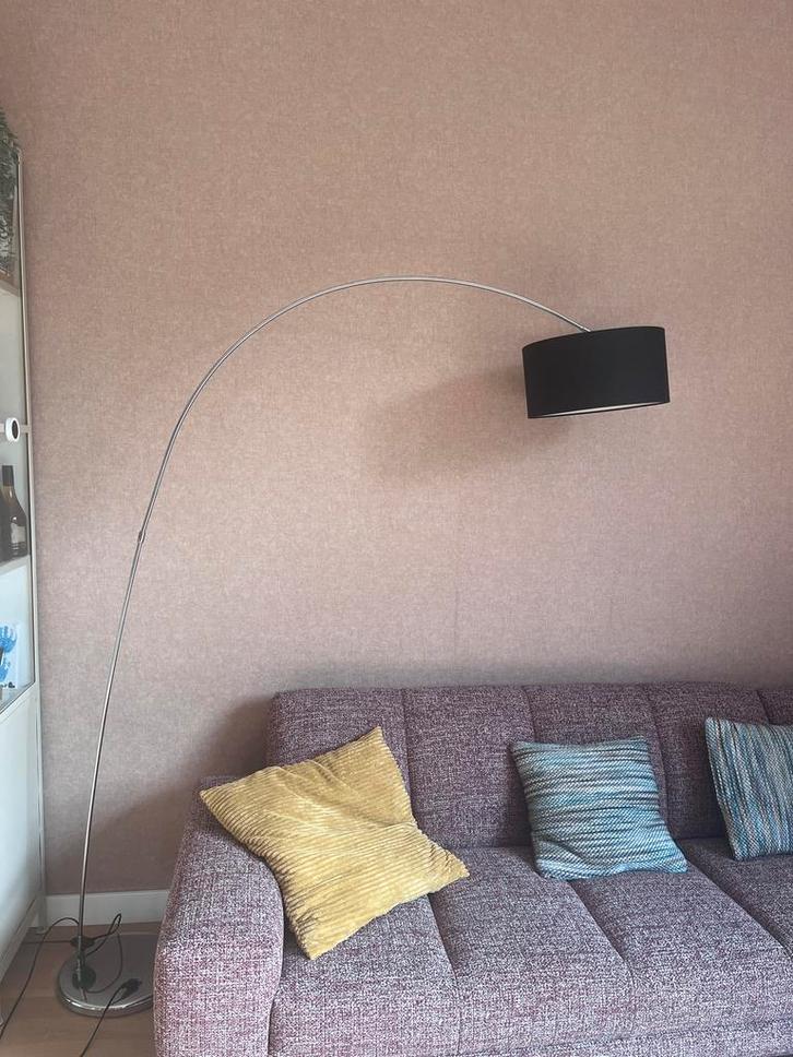 Booglamp met zwarte kap, Huis en Inrichting, Lampen | Vloerlampen, Gebruikt, 150 tot 200 cm, Metaal, Ophalen