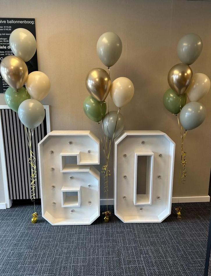 Lichtcijfers '60 te huur in Vlaardingen!, Hobby en Vrije tijd, Feestartikelen, Zo goed als nieuw, Versiering, Verjaardag, Ophalen of Verzenden