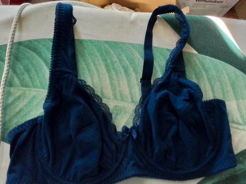 Nieuw dames bh donkerblauw met beugel, Kleding | Dames, Ondergoed en Lingerie, BH, Blauw, Ophalen of Verzenden
