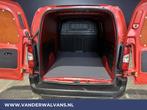 Opel Combo 1.5D 102pk L2H1 Euro6 Airco | Navigatie | Apple C, Auto's, Bestelauto's, Voorwielaandrijving, 730 kg, Gebruikt, 4 cilinders