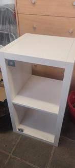 Witte open kast met 2 planken, Huis en Inrichting, Kasten | Boekenkasten, Minder dan 50 cm, Gebruikt, Ophalen of Verzenden, Minder dan 25 cm