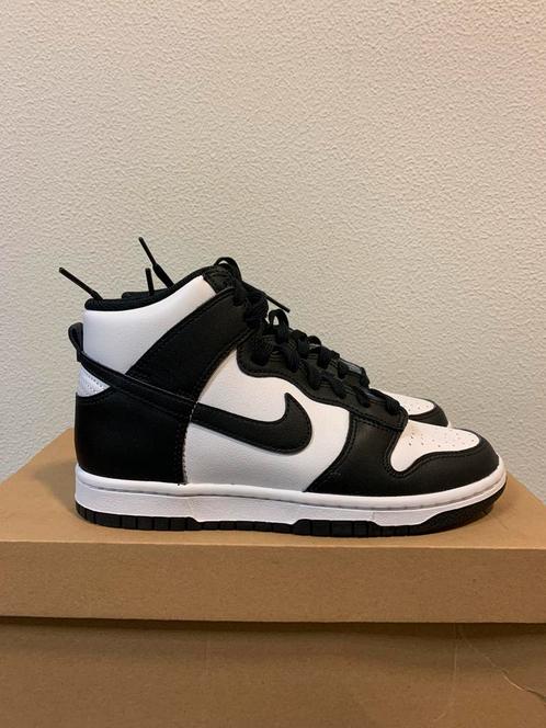 Nike Dunk High Panda | Maat 37,5 | Nieuw, Kleding | Heren, Schoenen, Nieuw, Sneakers of Gympen, Zwart, Ophalen of Verzenden