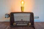 Vintage tafellamp/ radio met ingebouwde Bluetooth speaker., Ophalen of Verzenden, Zo goed als nieuw, Minder dan 50 cm