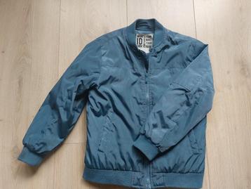 Tussenjas 122/128 beschikbaar voor biedingen