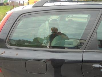 Extra Ruit 4Deurs rechts-achter van een Volvo V50 beschikbaar voor biedingen