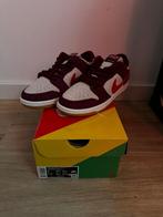 Nike SB Dunk Low Skate Like a Girl 38,5, Nieuw, Ophalen of Verzenden, Sneakers of Gympen, Nike