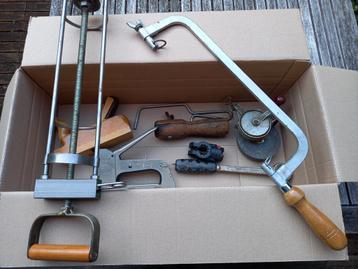 Verzameling oud gereedschap  beschikbaar voor biedingen