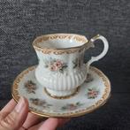 Vintage Elizabethan kop en schotel, Ophalen of Verzenden, Porselein, Kop en/of schotel