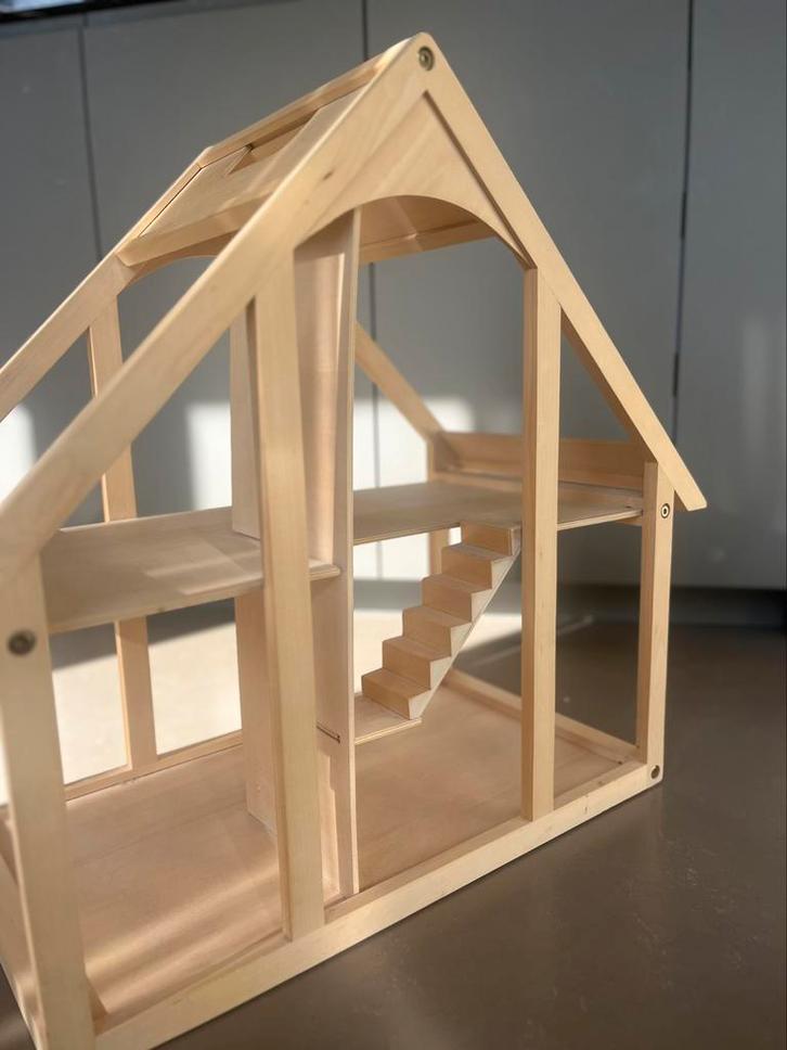 Poppenhuis hout, Verzamelen, Poppenhuizen en Toebehoren, Zo goed als nieuw, Poppenhuis, Ophalen
