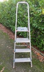 Huishoudtrap klustrap trapje, gebruikt maar nog goed, Doe-het-zelf en Verbouw, Ladders en Trappen, Ophalen, Gebruikt, Trap, Minder dan 2 meter