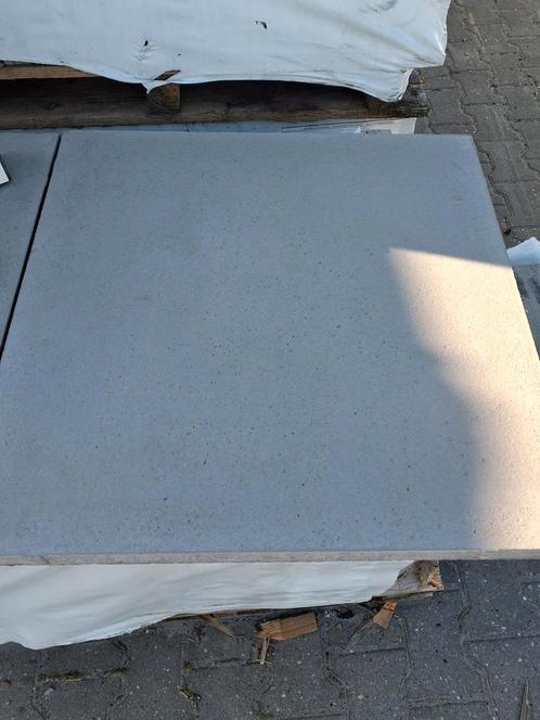 Strakke beton look terrastegel 60x60x4 met coating, Tuin en Terras, Tegels en Klinkers, Zo goed als nieuw, Terrastegels, 10 m² of meer