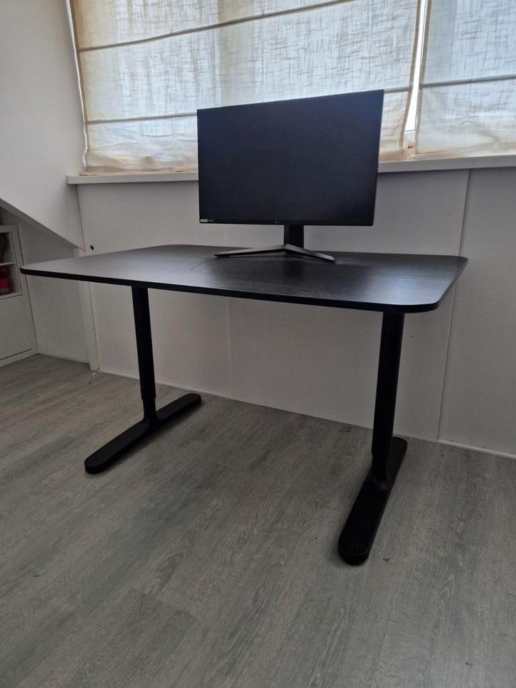 IKEA Bekant Stabureau - In hoogte verstelbaar, Huis en Inrichting, Bureaus, Zo goed als nieuw, Stabureau, In hoogte verstelbaar