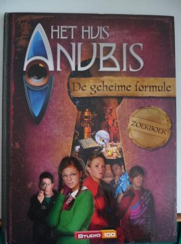 ZOEK BOEK HET HUIS ANUBIS DE GEHEIME FORMULE MET KAARTEN beschikbaar voor biedingen